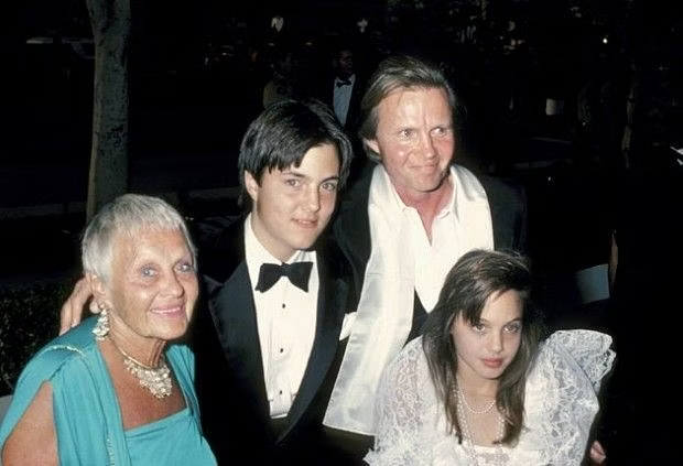 parents and siblings of angelina jolie